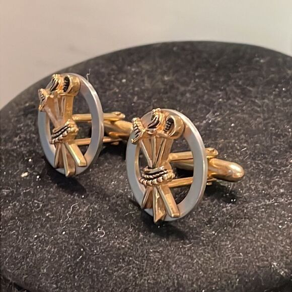 Vintage 1950s Art Deco Swank round gold tone 3 swords bullet back cuff links - Picture 4 of 13
